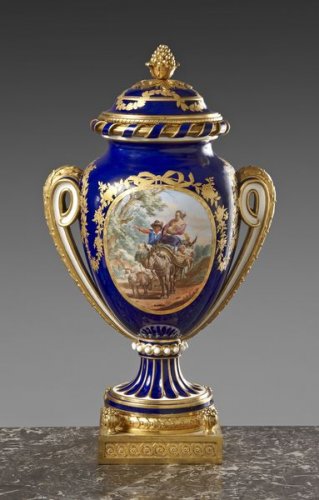 Vase en porcelaine de Sèvres
