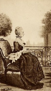 Julie de Lespinasse (gravure d'après Carmontelle)