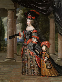 Marie-Thérèse un masque a la main